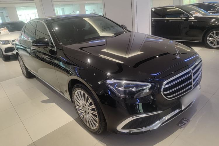 Used Mercedes-Benz E-Class 2022 Revised Version E 300 L Fashion Edition Front Right 45 Deg