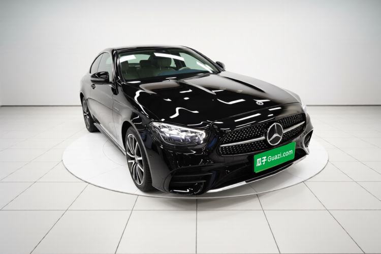 Used Mercedes-Benz E-Class 2022 E 300 L Sporty and Stylish Model Front Right 45 Deg