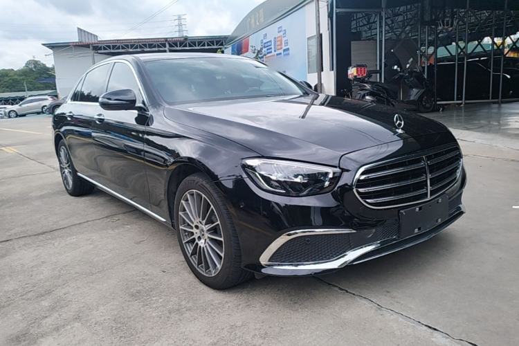 Used Mercedes-Benz E-Class 2022 E 260 L Front Right 45 Deg