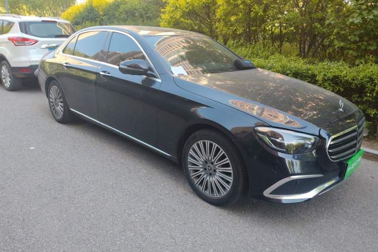 Used Mercedes-Benz E-Class 2022 Updated E 300 L Luxury Edition Front Right 45 Deg