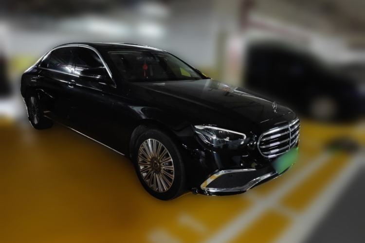 Used Mercedes-Benz E-Class 2022 Updated E 300 L Luxury Edition Front Right 45 Deg