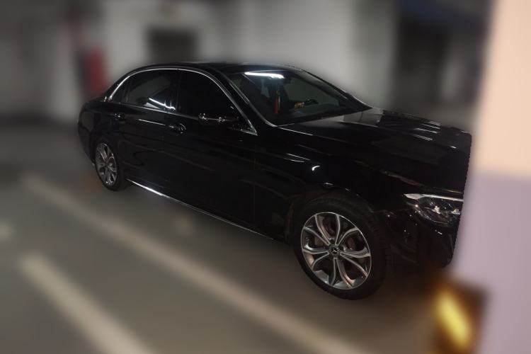 Used Mercedes-Benz E-Class 2022 Updated E 300 L Luxury Edition Front Right 45 Deg