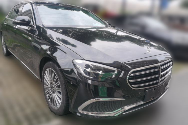 Used Mercedes-Benz E-Class 2022 Revised Version E 300 L Luxury Edition Front Right 45 Deg