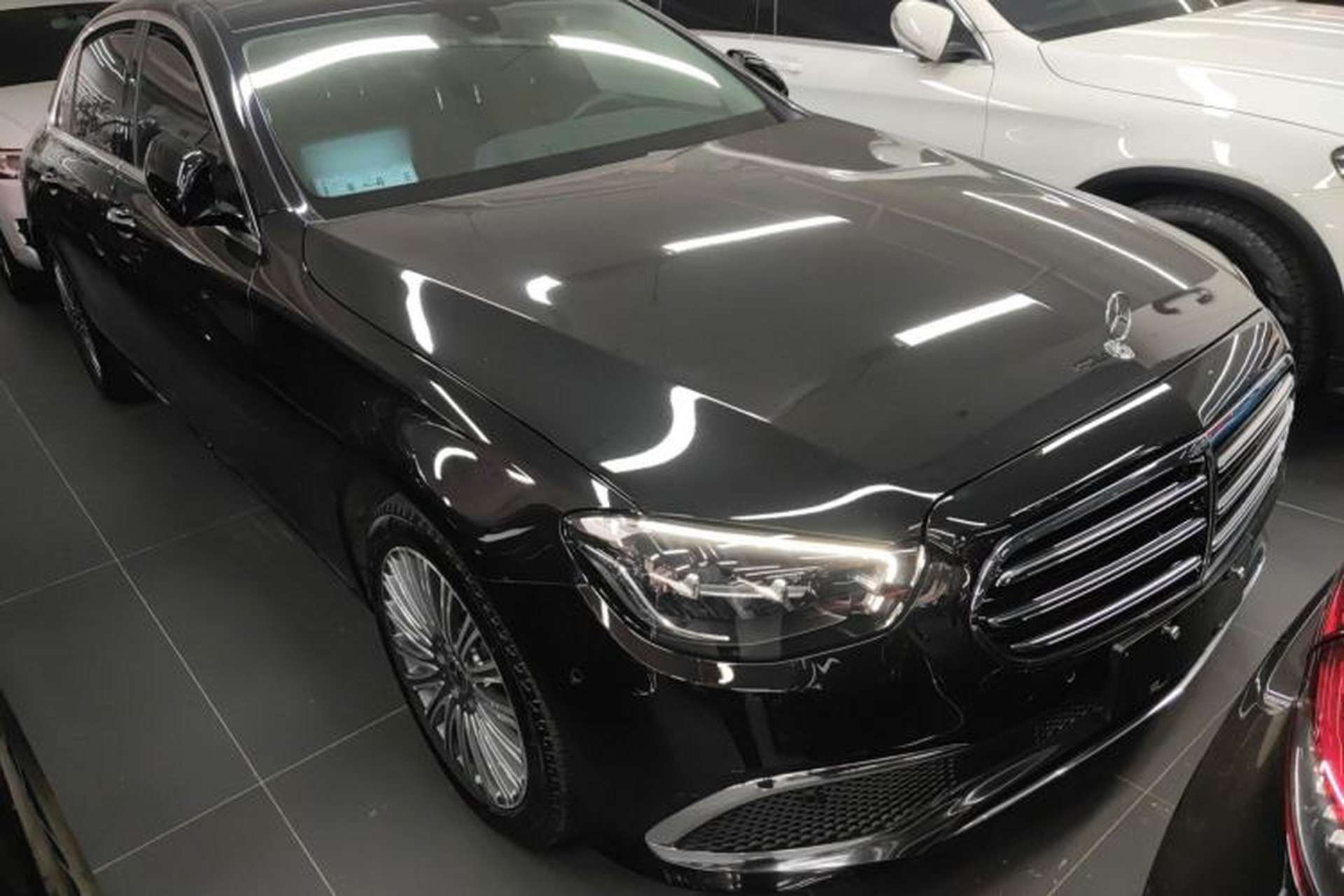 Used Mercedes-Benz E-Class 2022 Revised Version E 300 L Luxury Edition Front Right 45 Deg