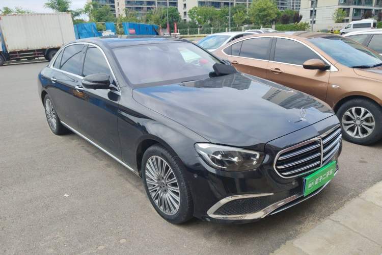 Used Mercedes-Benz E-Class 2022 Revised Version E 300 L Fashion Edition Front Right 45 Deg