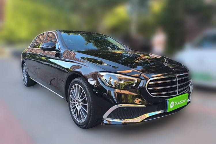 Used Mercedes-Benz E-Class 2022 E 260 L Front Right 45 Deg