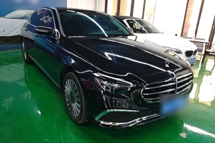Used Mercedes-Benz E-Class 2022 Revised Version E 300 L Luxury Edition Front Right 45 Deg