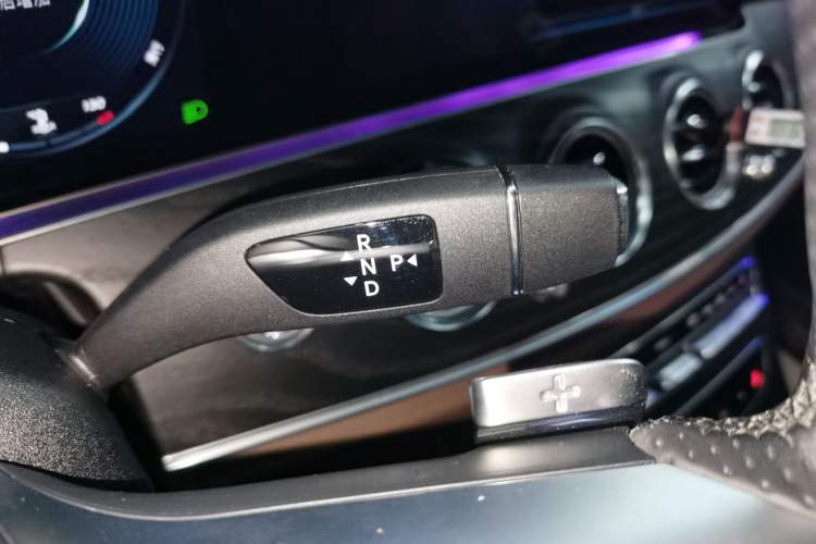 Used Mercedes-Benz E-Class 2022 Second Facelift E 300 L Sport Luxury Edition Gear Lever