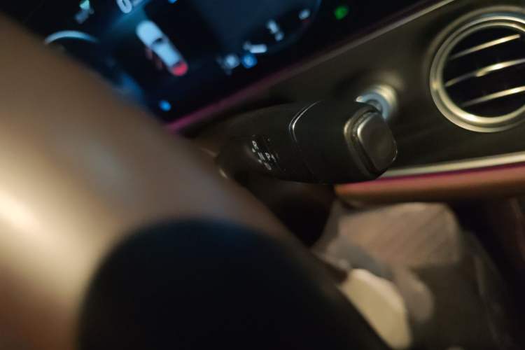 Used Mercedes-Benz E-Class 2022 Restyled E 260 L Sport Edition Gear Lever