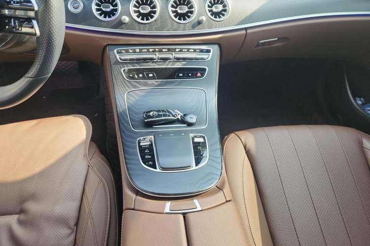 Used Mercedes-Benz E-Class 2022 E 300 Stylish Sports Edition Gear Lever