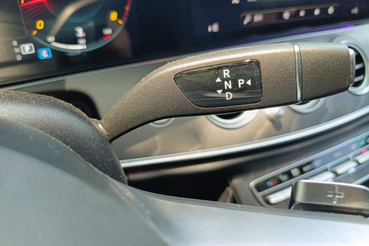 Used Mercedes-Benz E-Class 2022 Second Facelift E 300 L Sport Luxury Edition Gear Lever