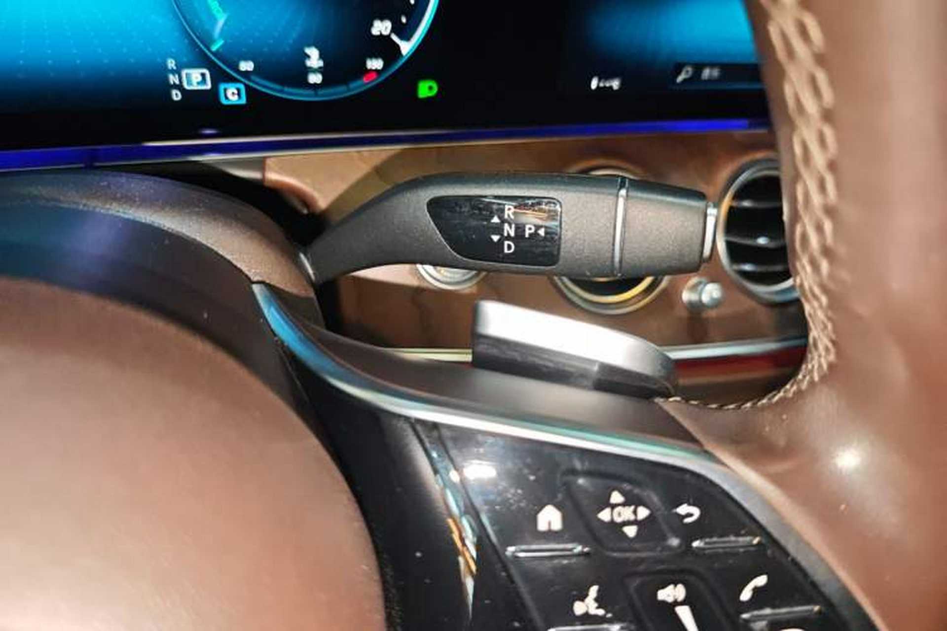 Used Mercedes-Benz E-Class 2022 Updated E 300 L Luxury Edition Gear Lever