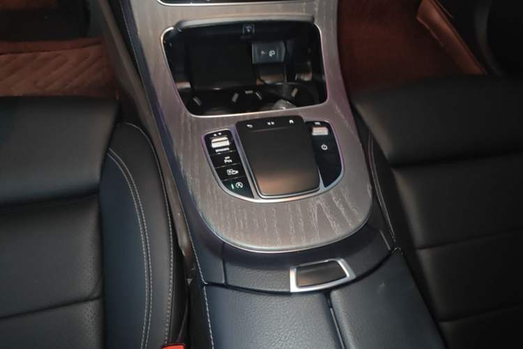 Used Mercedes-Benz E-Class 2022 Revised E 300 L Sporty and Stylish Edition Gear Lever