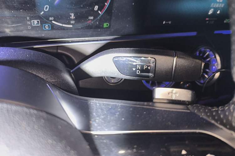 Used Mercedes-Benz E-Class 2022 E 300 L Sport Luxury Edition Gear Lever