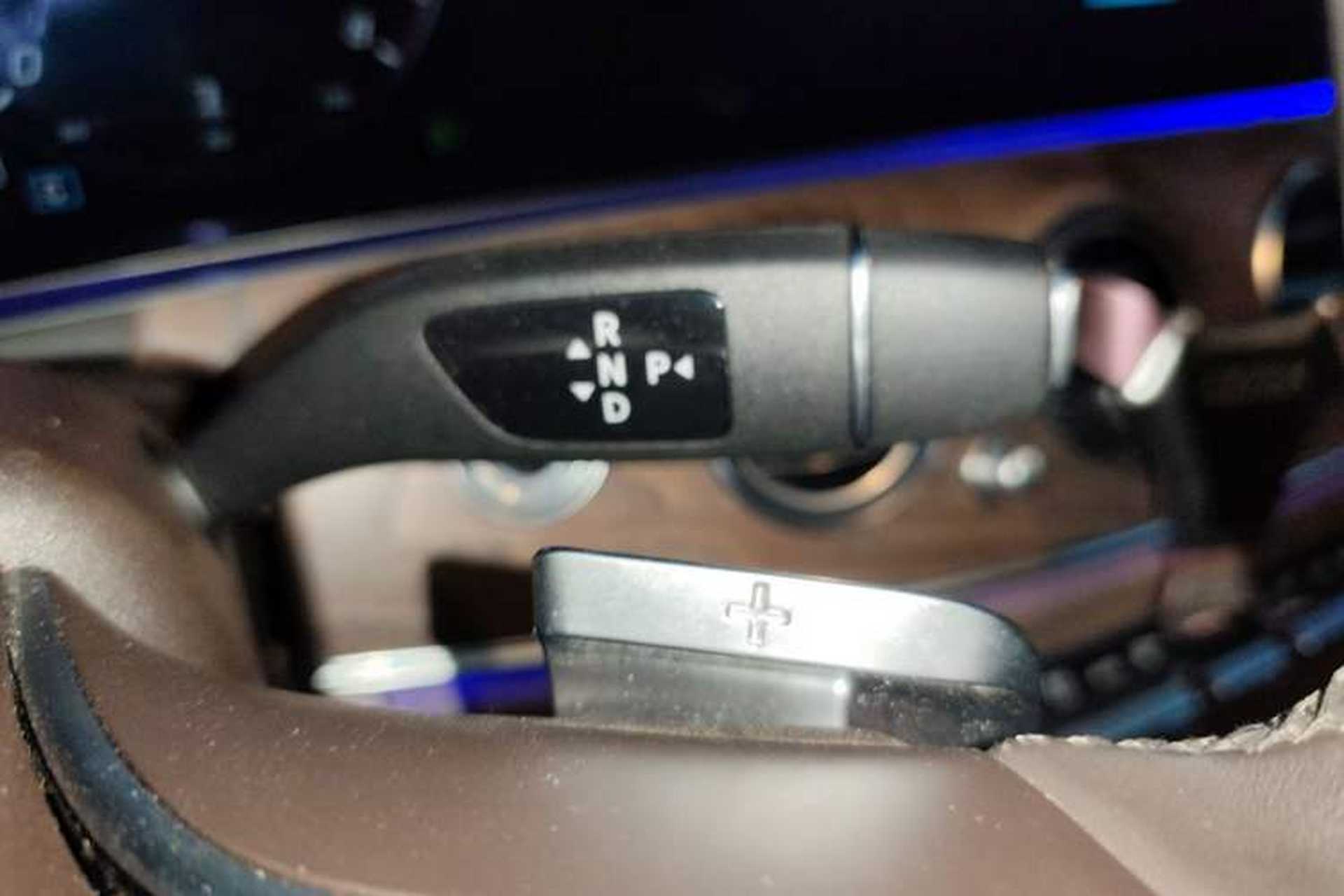 Used Mercedes-Benz E-Class 2022 Updated E 300 L Luxury Edition Gear Lever