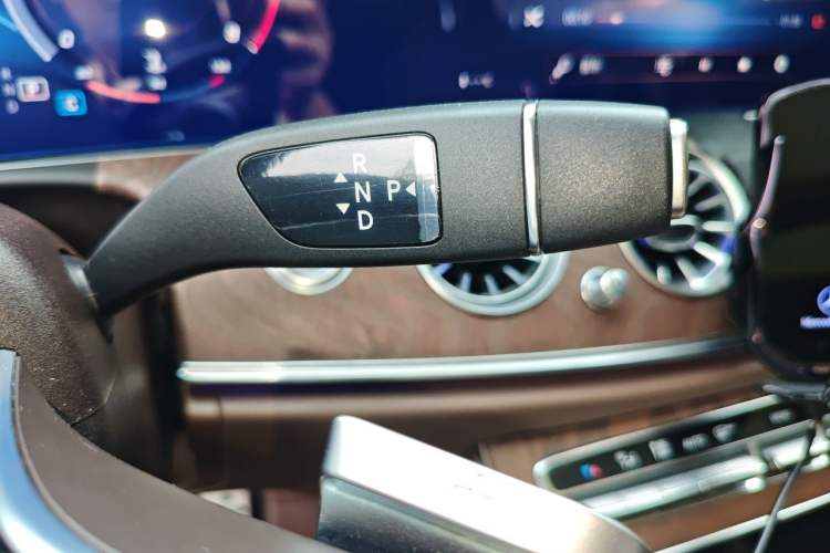 Used Mercedes-Benz E-Class 2022 Updated E 300 L Stylish Edition Gear Lever