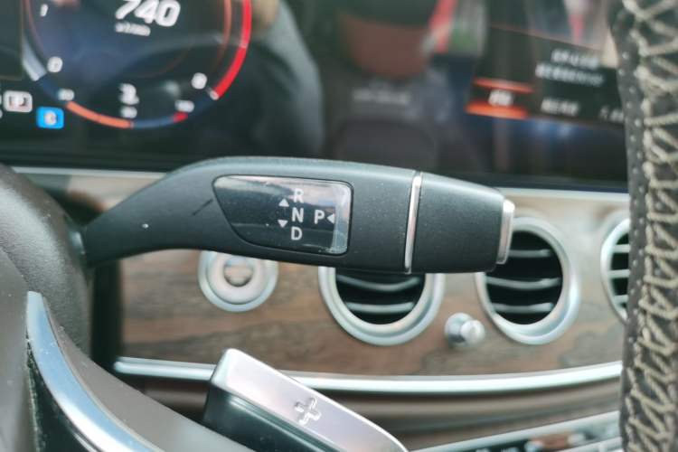 Used Mercedes-Benz E-Class 2022 Revised Version E 300 L Fashion Edition Gear Lever