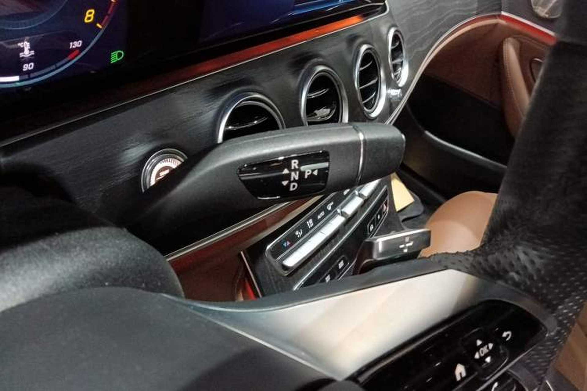Used Mercedes-Benz E-Class 2022 E 300 L Sport Luxury Edition Gear Lever