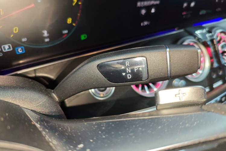 Used Mercedes-Benz E-Class 2022 Revised E 300 L Sport Luxury Edition Gear Lever