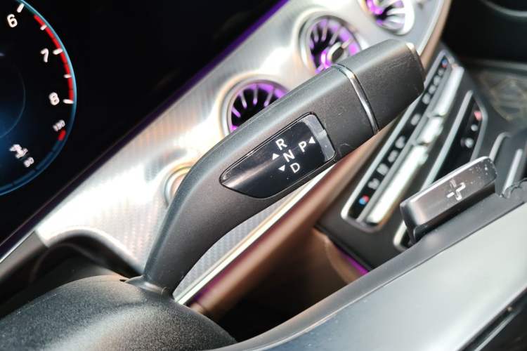 Used Mercedes-Benz E-Class 2022 E 300 L Sport Luxury Edition Gear Lever