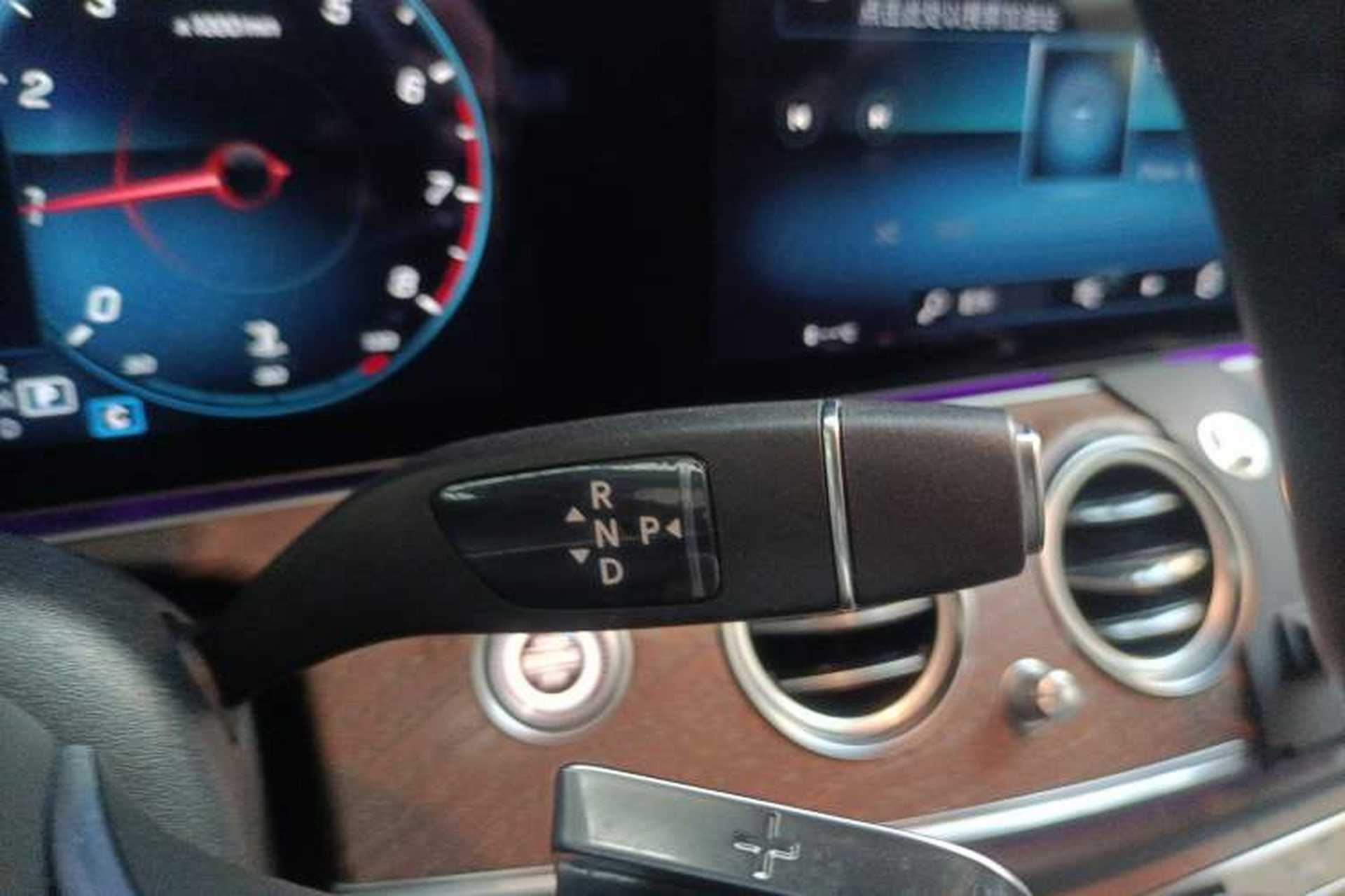 Used Mercedes-Benz E-Class 2022 Updated E 300 L Luxury Edition Gear Lever