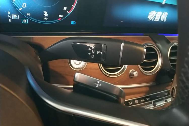Used Mercedes-Benz E-Class 2022 Revised Version E 300 L Luxury Edition Gear Lever