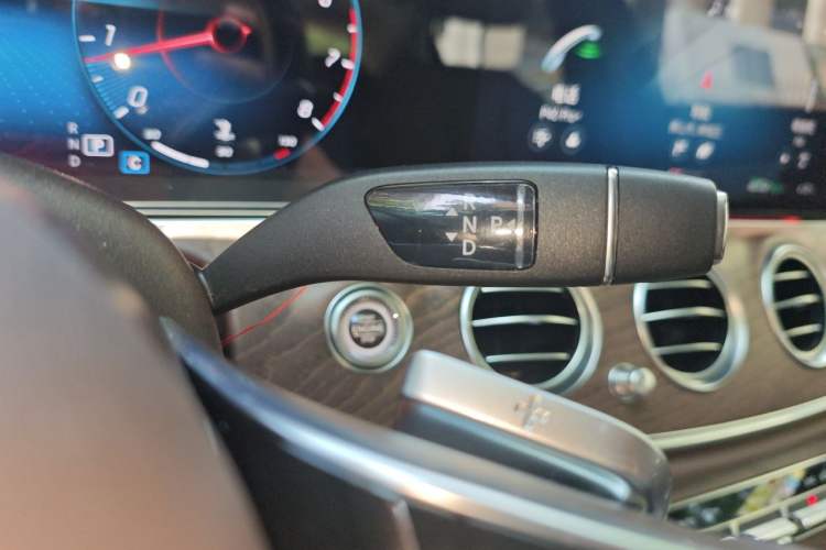 Used Mercedes-Benz E-Class 2022 Revised Version E 300 L Luxury Edition Gear Lever