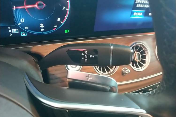 Used Mercedes-Benz E-Class 2022 Second Facelift E 300 L Luxury Edition Gear Lever