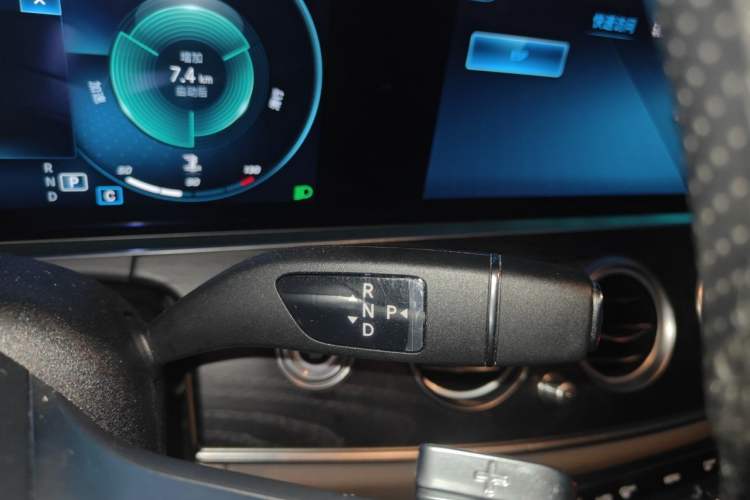 Used Mercedes-Benz E-Class 2022 E 300 Stylish Sports Edition Gear Lever