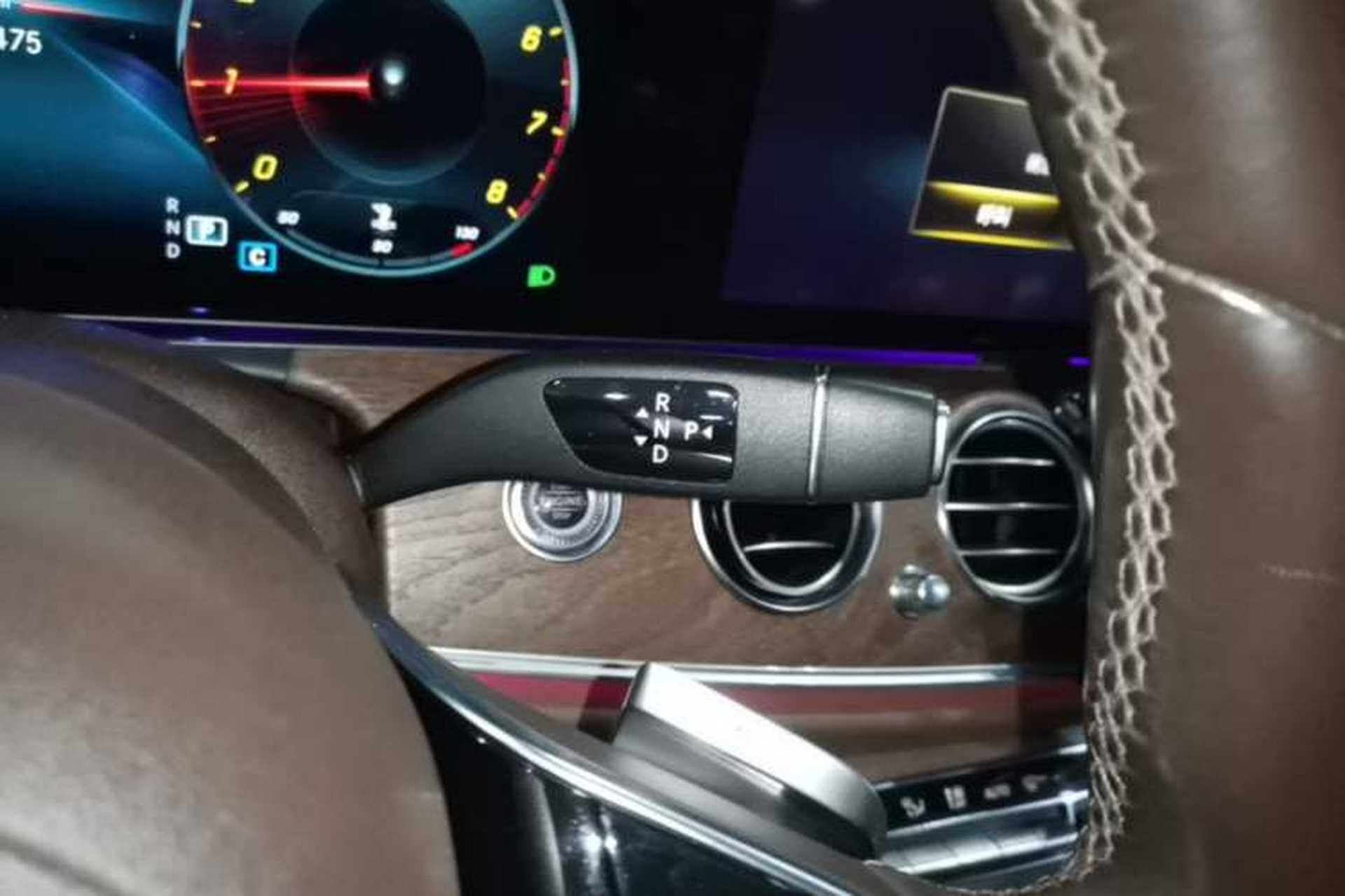 Used Mercedes-Benz E-Class 2022 Updated E 300 L Luxury Edition Gear Lever