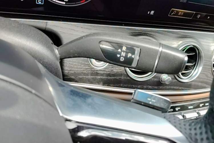 Used Mercedes-Benz E-Class 2022 Revised E 300 L Sporty and Stylish Edition Gear Lever