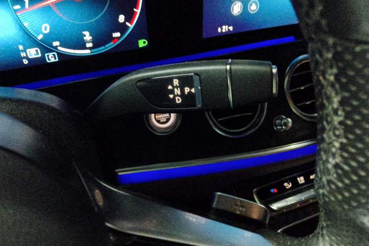 Used Mercedes-Benz E-Class 2022 Revised E 300 L Sport Luxury Edition Gear Lever
