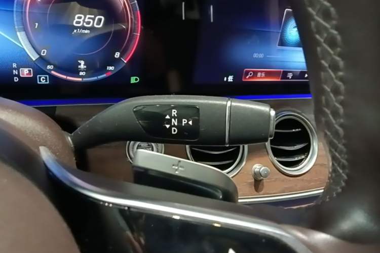 Used Mercedes-Benz E-Class 2022 Revised Version E 300 L Luxury Edition Gear Lever