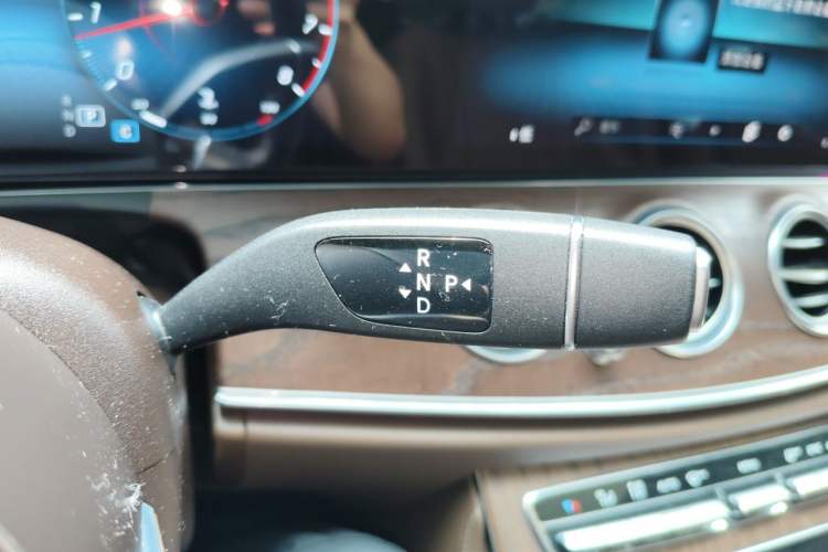 Used Mercedes-Benz E-Class 2022 Revised Version E 300 L Fashion Edition Gear Lever