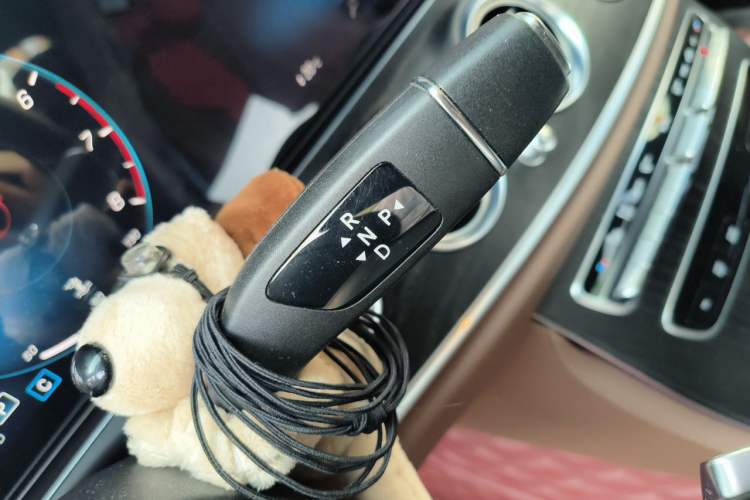 Used Mercedes-Benz E-Class 2022 E 260 L Sport Edition Gear Lever