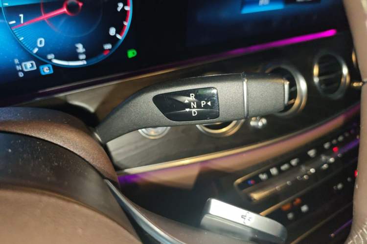 Used Mercedes-Benz E-Class 2022 E 300 L Premium Edition Gear Lever