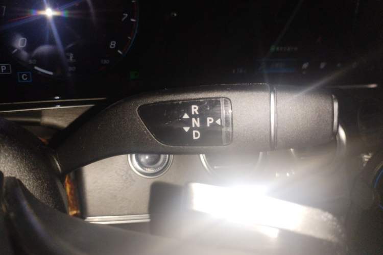 Used Mercedes-Benz E-Class 2022 Updated E 300 L Stylish Edition Gear Lever