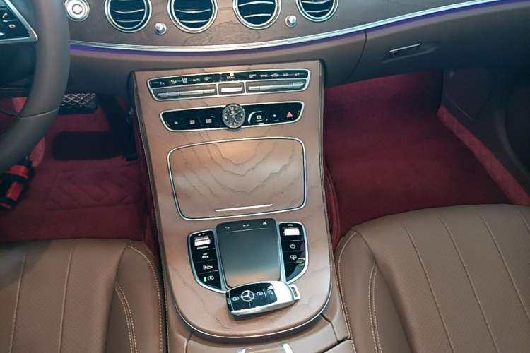 Used Mercedes-Benz E-Class 2022 Revised Version E 300 L Luxury Edition Gear Lever