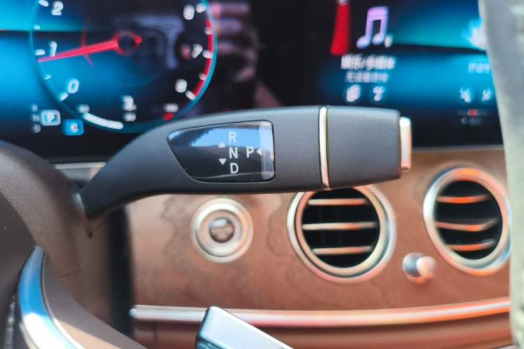 Used Mercedes-Benz E-Class 2022 Revised Version E 300 L Fashion Edition Gear Lever