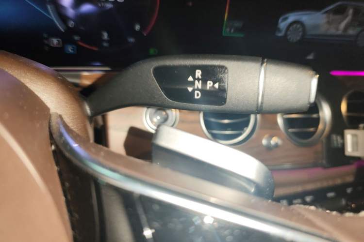 Used Mercedes-Benz E-Class 2022 Updated E 260 L Gear Lever