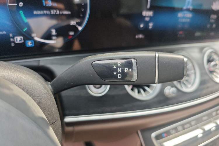 Used Mercedes-Benz E-Class 2022 Restyled E 260 L Sport Edition Gear Lever