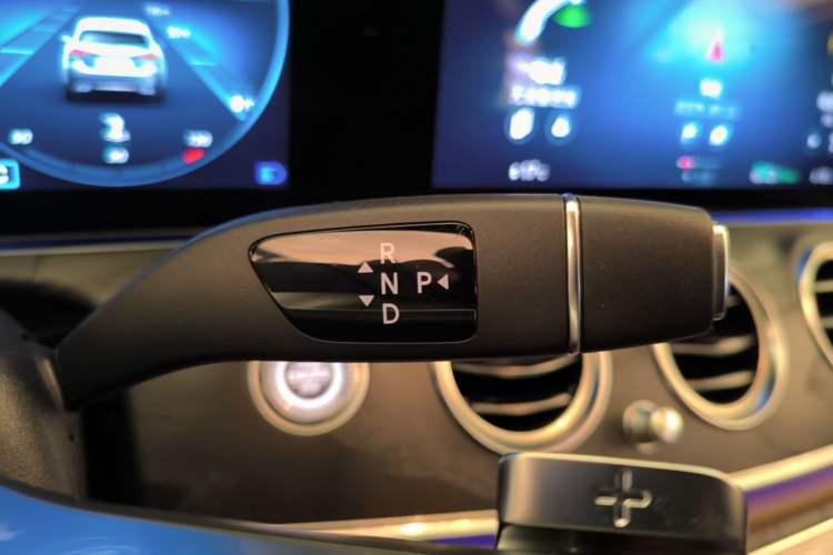 Used Mercedes-Benz E-Class 2022 Revised E 300 L Sport Luxury Edition Gear Lever