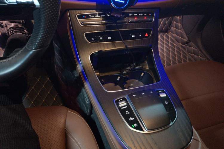 Used Mercedes-Benz E-Class 2022 E 300 L Sporty and Stylish Model Gear Lever