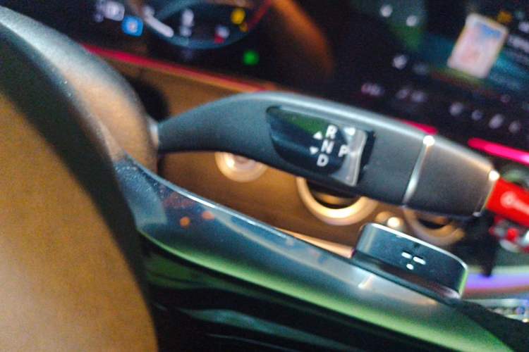 Used Mercedes-Benz E-Class 2022 E 300 L Sporty and Stylish Model Gear Lever