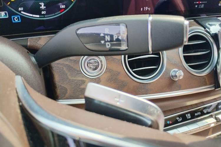 Used Mercedes-Benz E-Class 2022 Revised Version E 300 L Luxury Edition Gear Lever