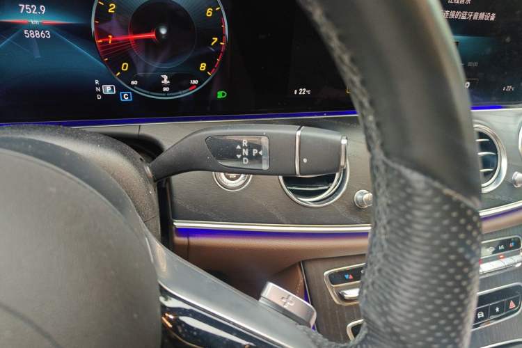Used Mercedes-Benz E-Class 2022 Revised E 300 L Sport Luxury Edition Gear Lever