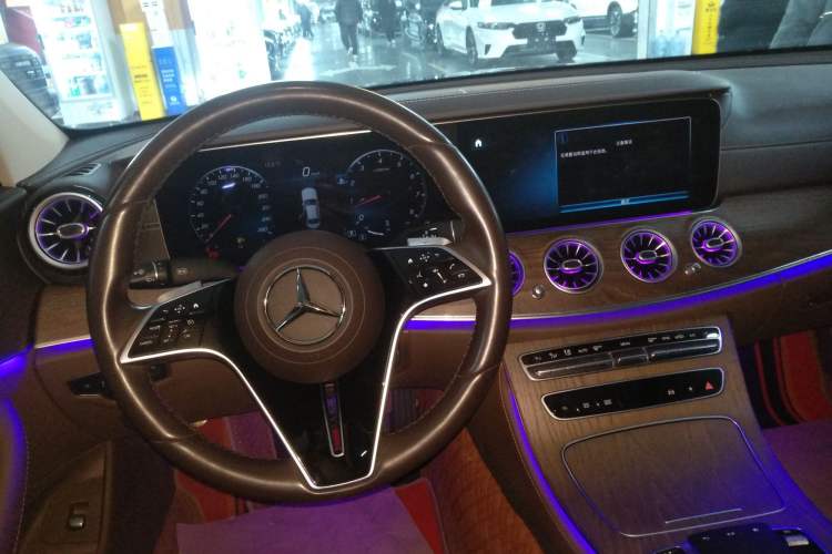 Used Mercedes-Benz E-Class 2022 Updated E 300 L Luxury Edition Gear Lever