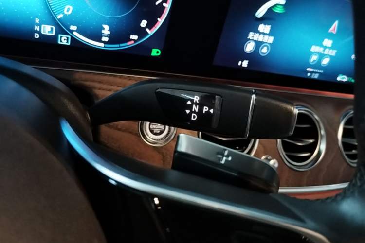 Used Mercedes-Benz E-Class 2022 Updated E 300 L Stylish Edition Gear Lever