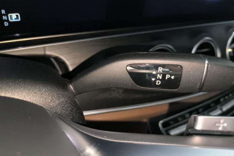 Used Mercedes-Benz E-Class 2022 Revised Version E 300 L Sporty and Stylish Edition Gear Lever