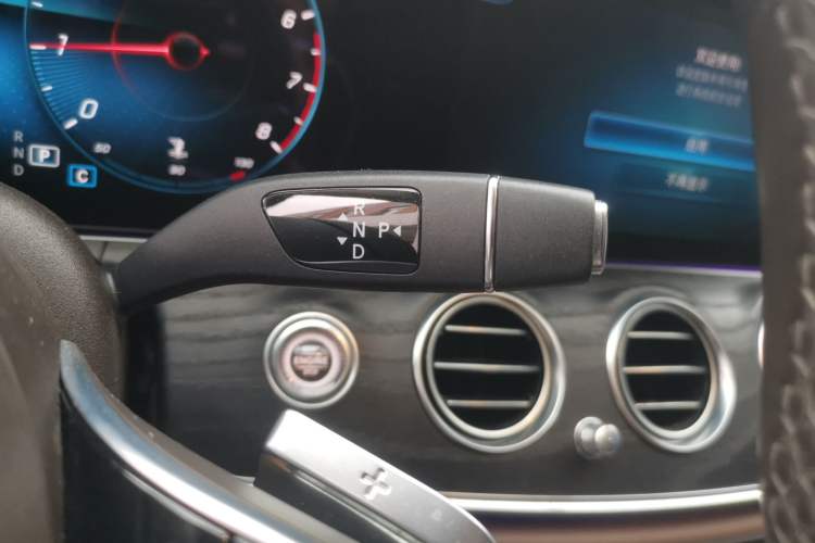 Used Mercedes-Benz E-Class 2022 Second Facelift E 300 L Luxury Edition Gear Lever